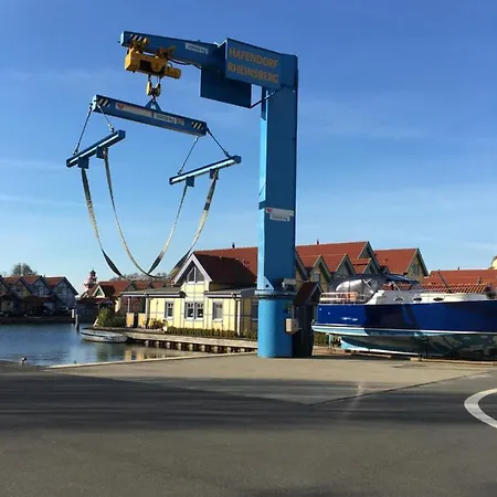 Mit Bootssteg Am In *