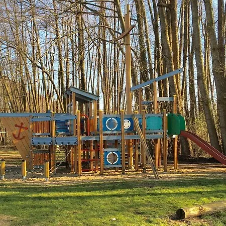 Mit Bootssteg Am In Dom wakacyjny