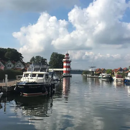 Mit Bootssteg Am In Prázdninový dům