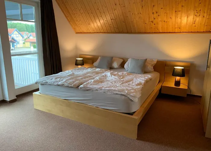 度假居 Mit Bootssteg Am In