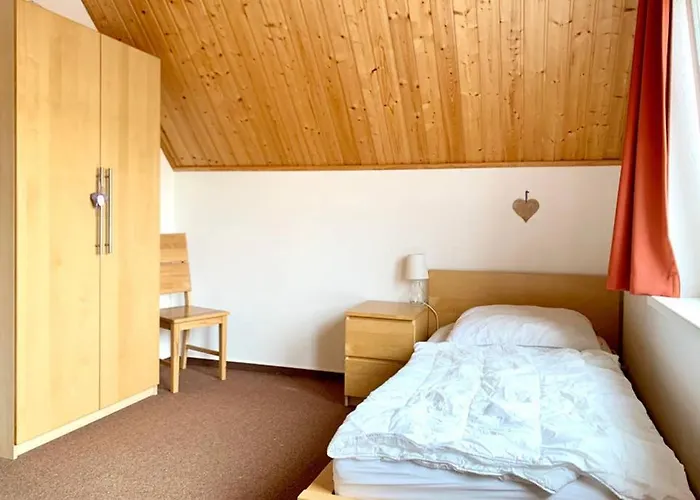 Mit Bootssteg Am In 赖因斯贝格