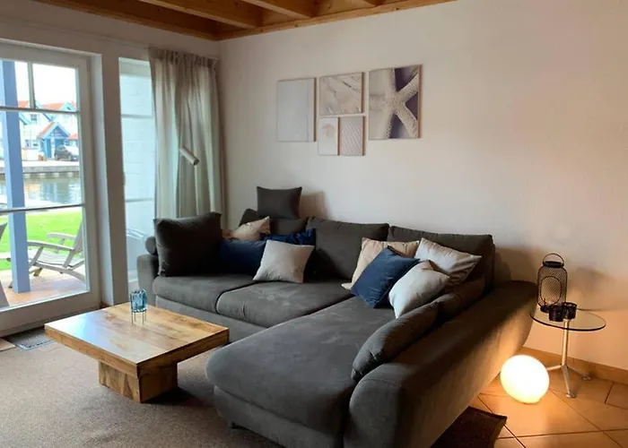 Mit Bootssteg Am In بيت للعطل راينزبرج